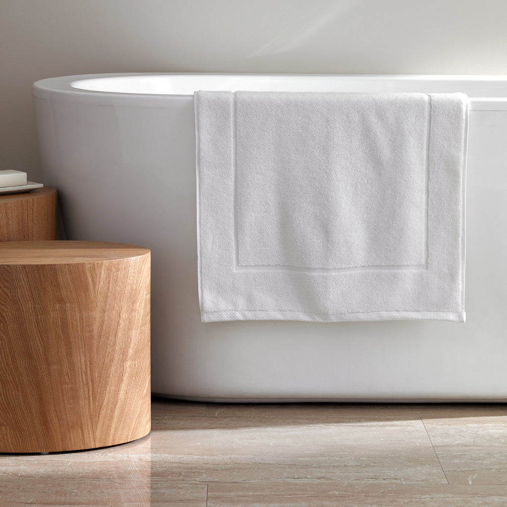Simple Border Bath Mat | H by Frette
